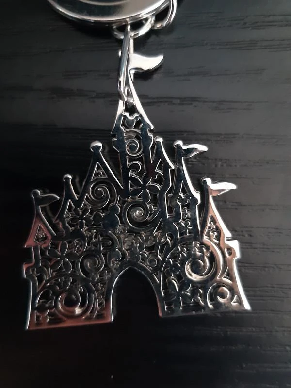 Porte clés métal disney disneyland paris : château